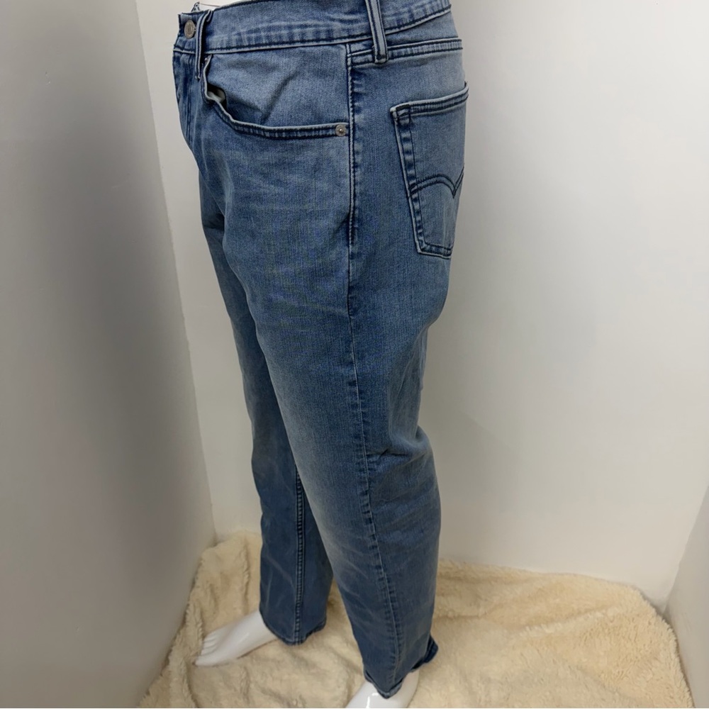 Levis 505 34 x 32 Classic Straight Leg Fit Medium Wash - Picture 4 of 15